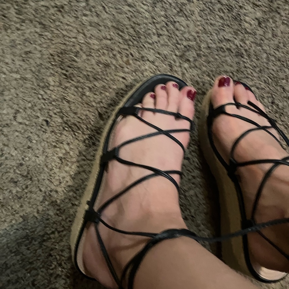 Cute sandals! - Picture 3 of 5